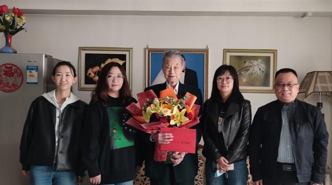 真情慰問、暖心祝福 ——甘肅建科院為退休老專家祝壽送福