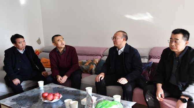 新春慰問顯真情，建科關(guān)懷暖人心——甘肅建科院開展2025年春節(jié)送溫暖活動