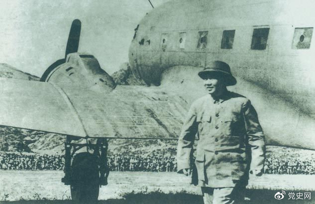 1945年10月11日，毛澤東回到延安，受到延安各界人士的熱烈歡迎。